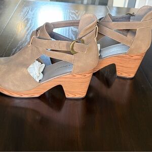 Pierre Dumas Tan Strappy Mules
